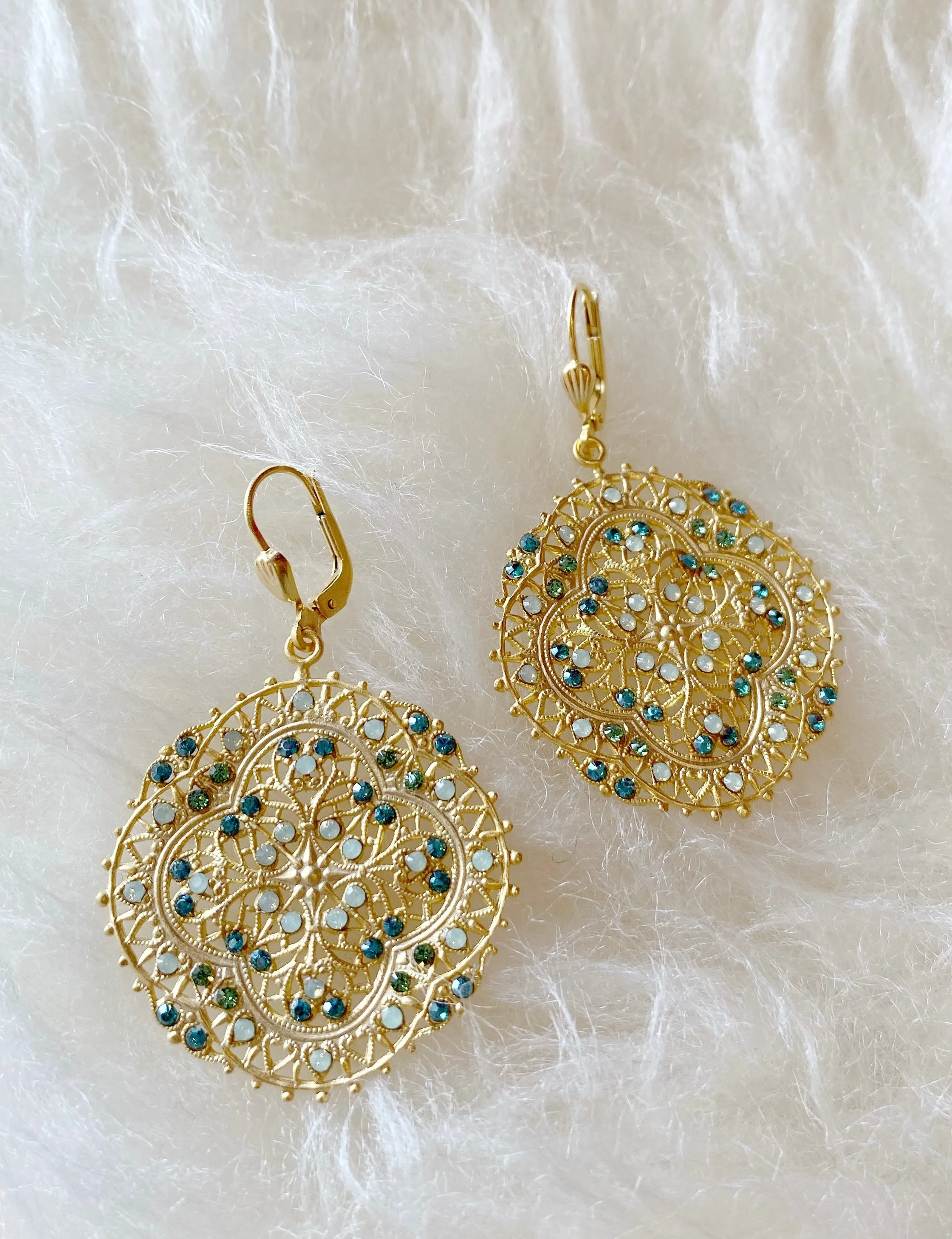 4389G Gold Rhinestone Turquoise Blue