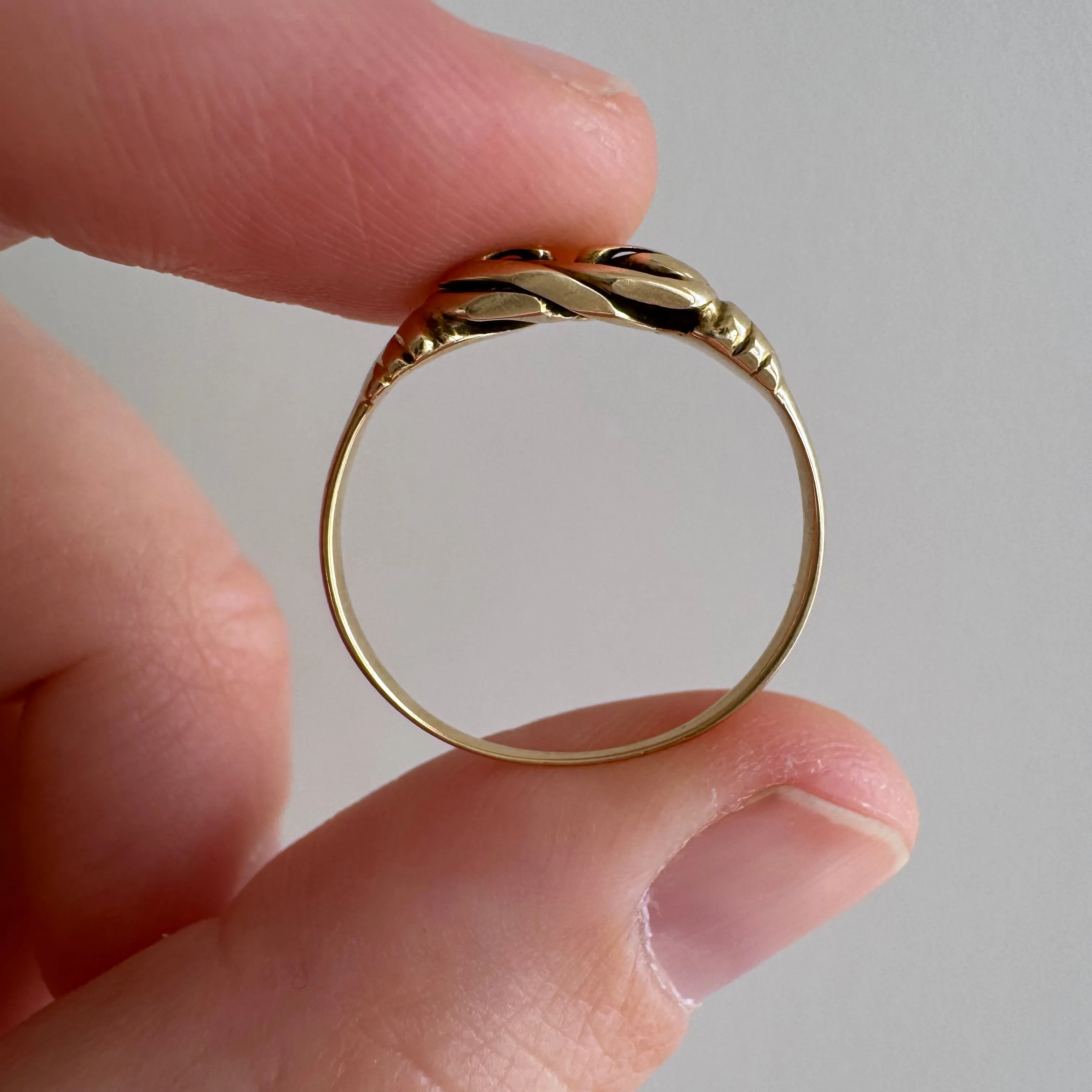 A N T I Q U E // love knot / 14k yellow gold love knot ring / size 6.5