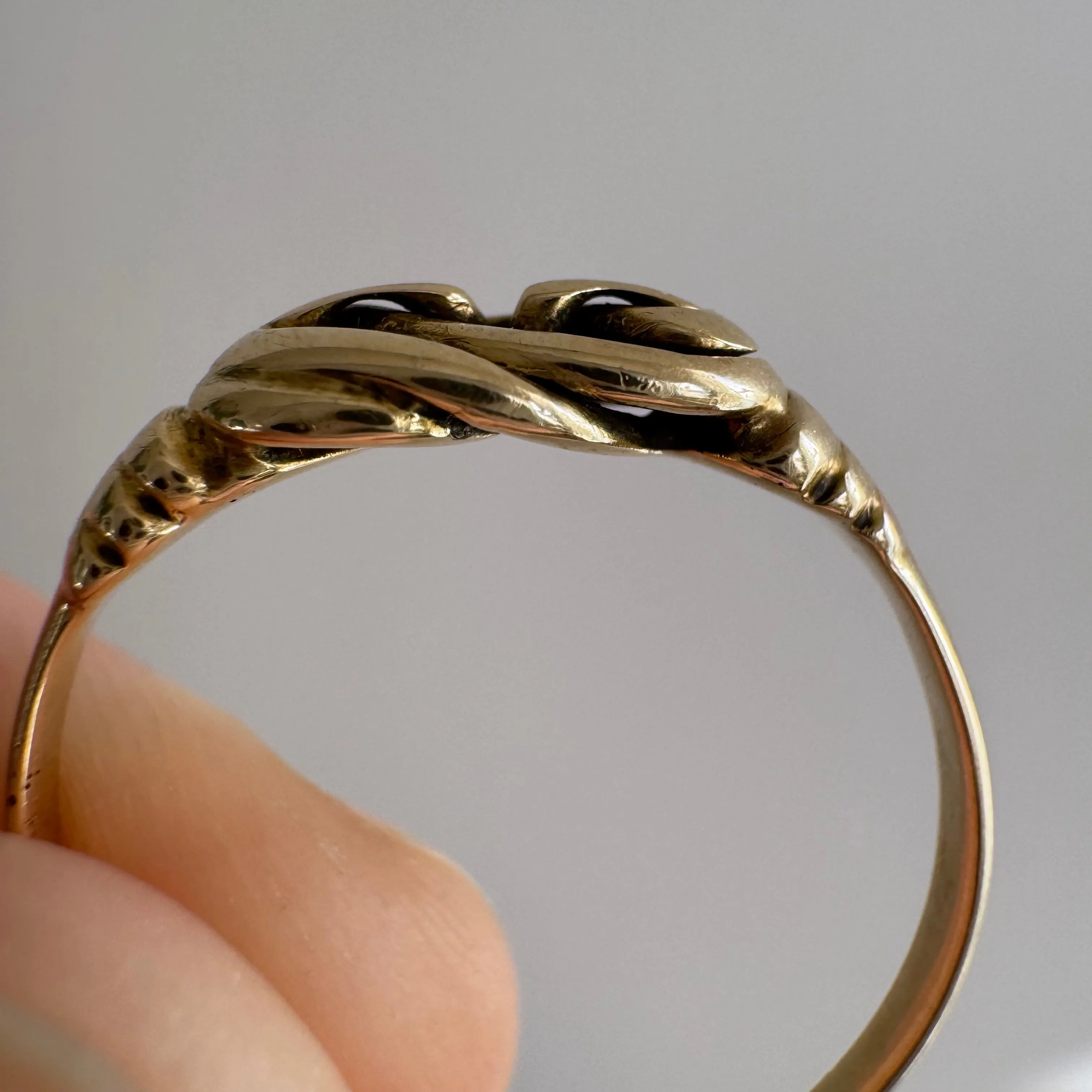 A N T I Q U E // love knot / 14k yellow gold love knot ring / size 6.5