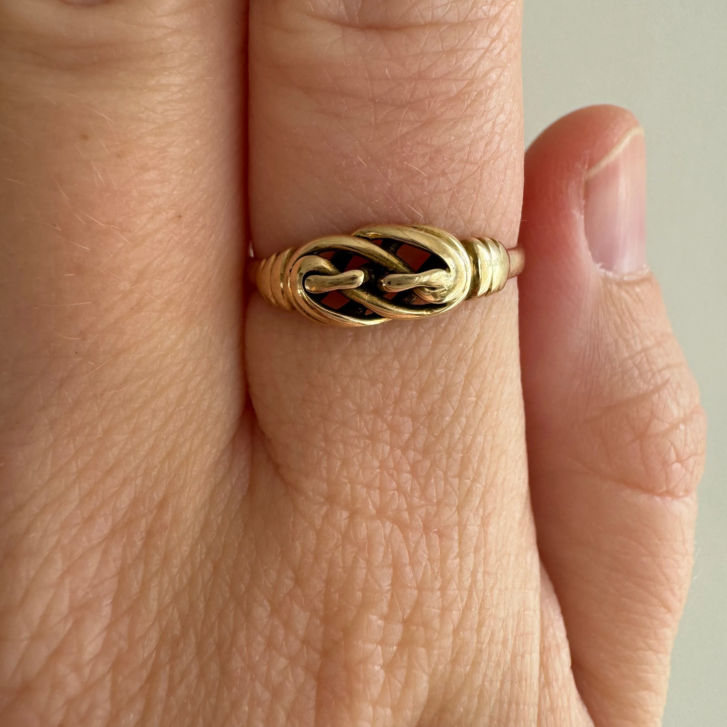 A N T I Q U E // love knot / 14k yellow gold love knot ring / size 6.5