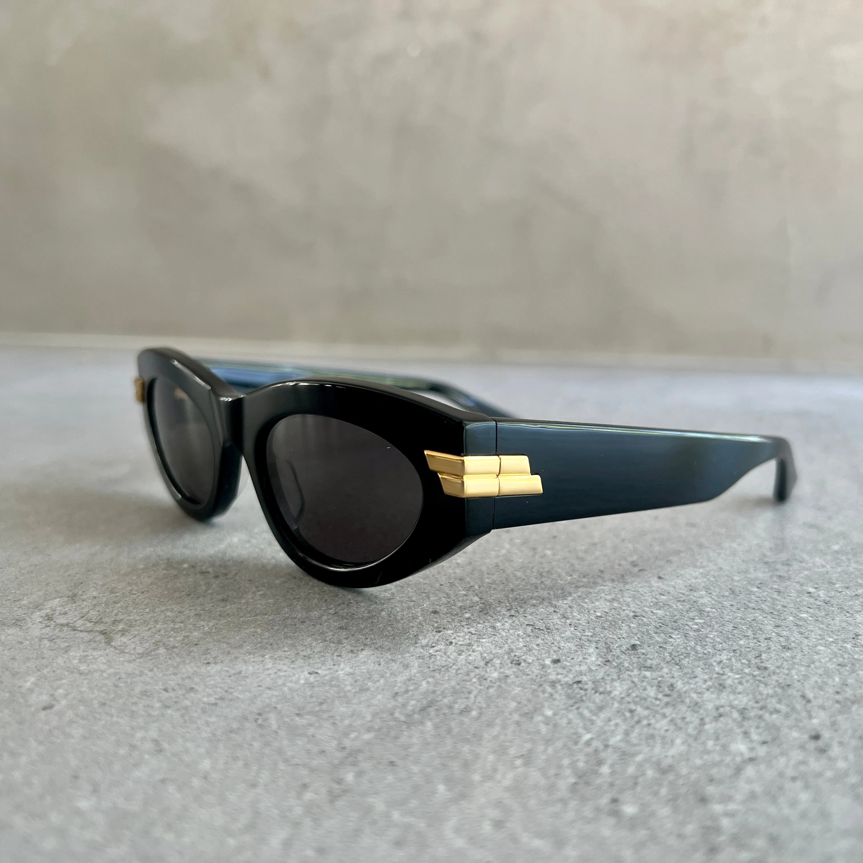 BV 1189S Sunglasses, Black (G)