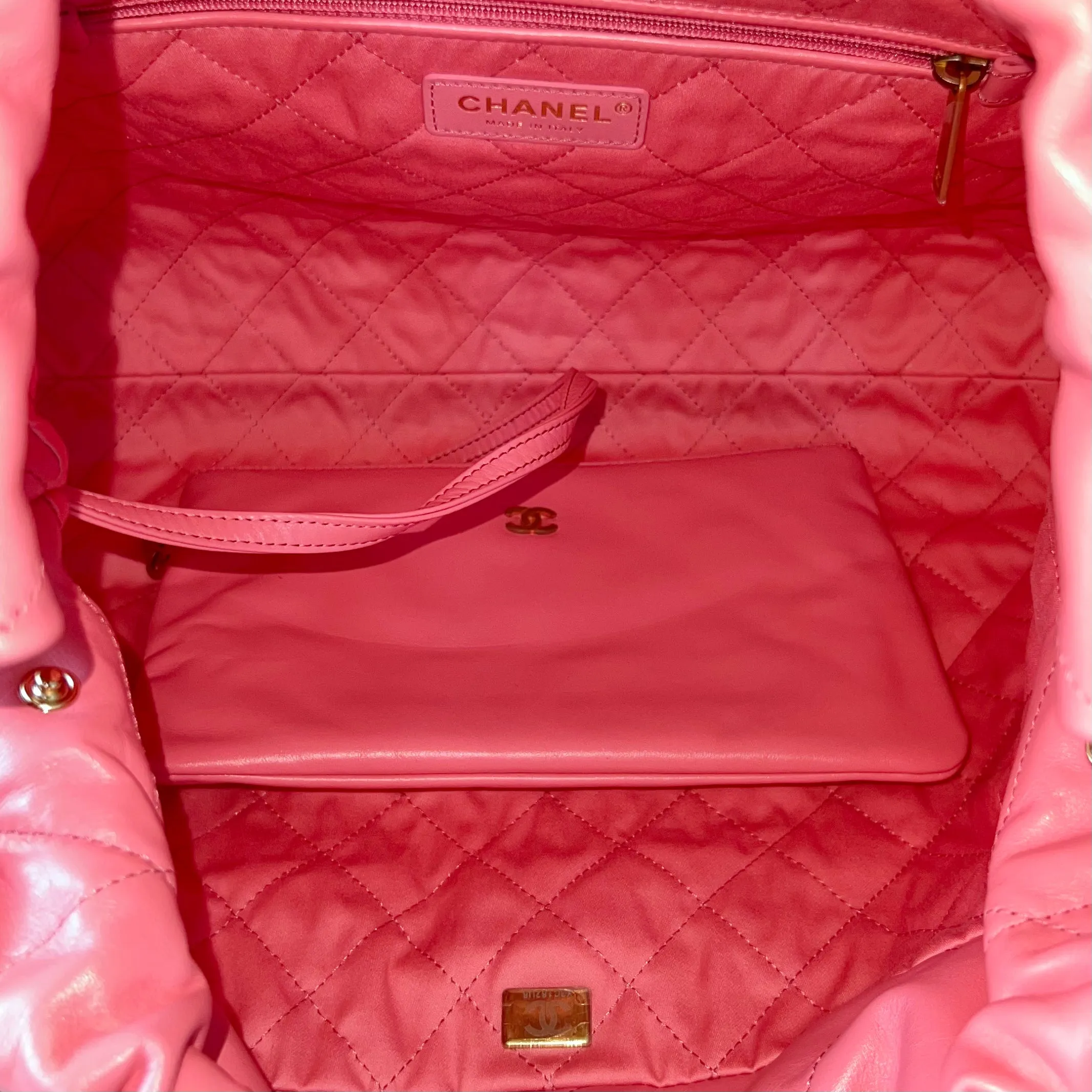 Chanel 22 Bag