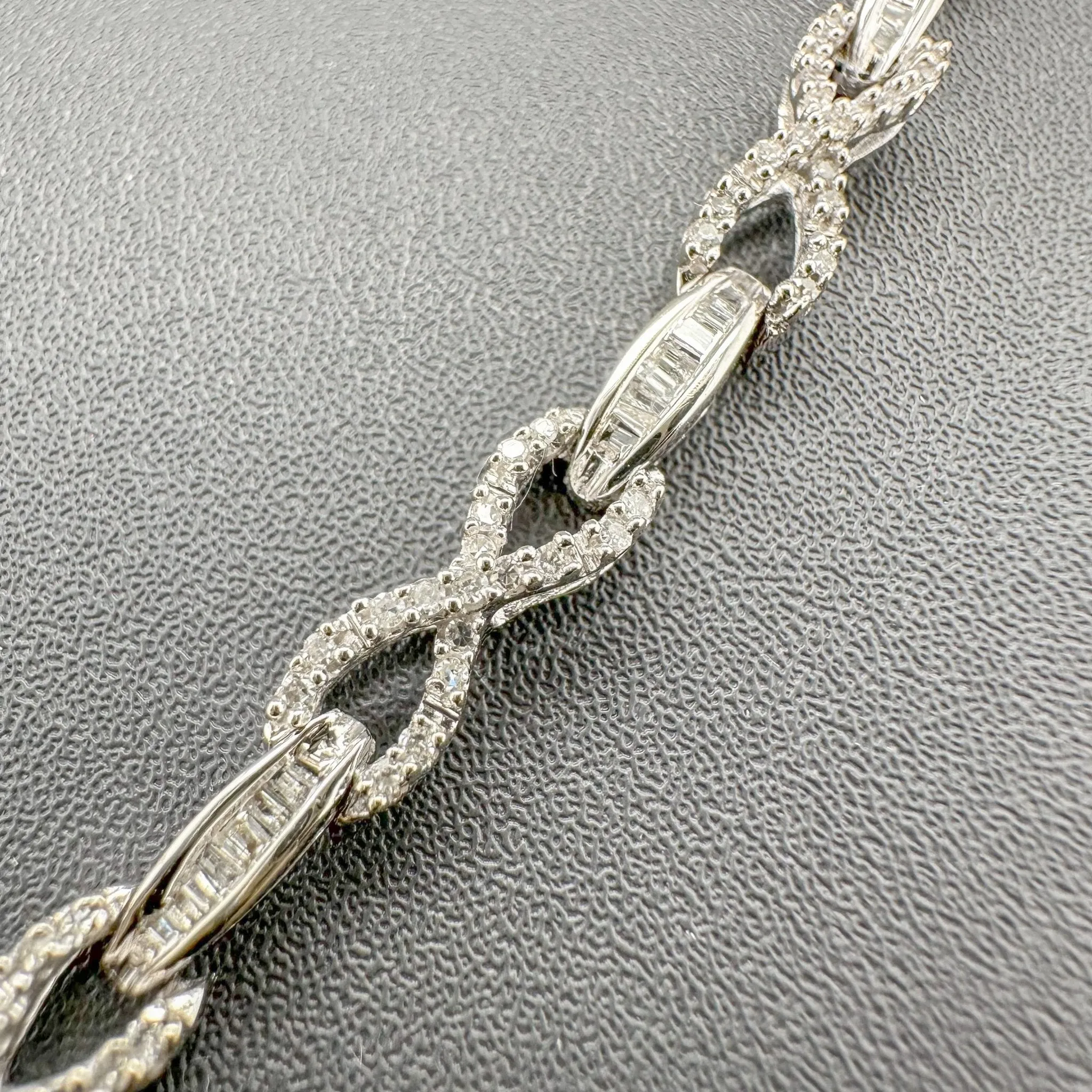 Estate 10K W Gold 0.69ctw G-H/SI1-2 Diamond Bracelet