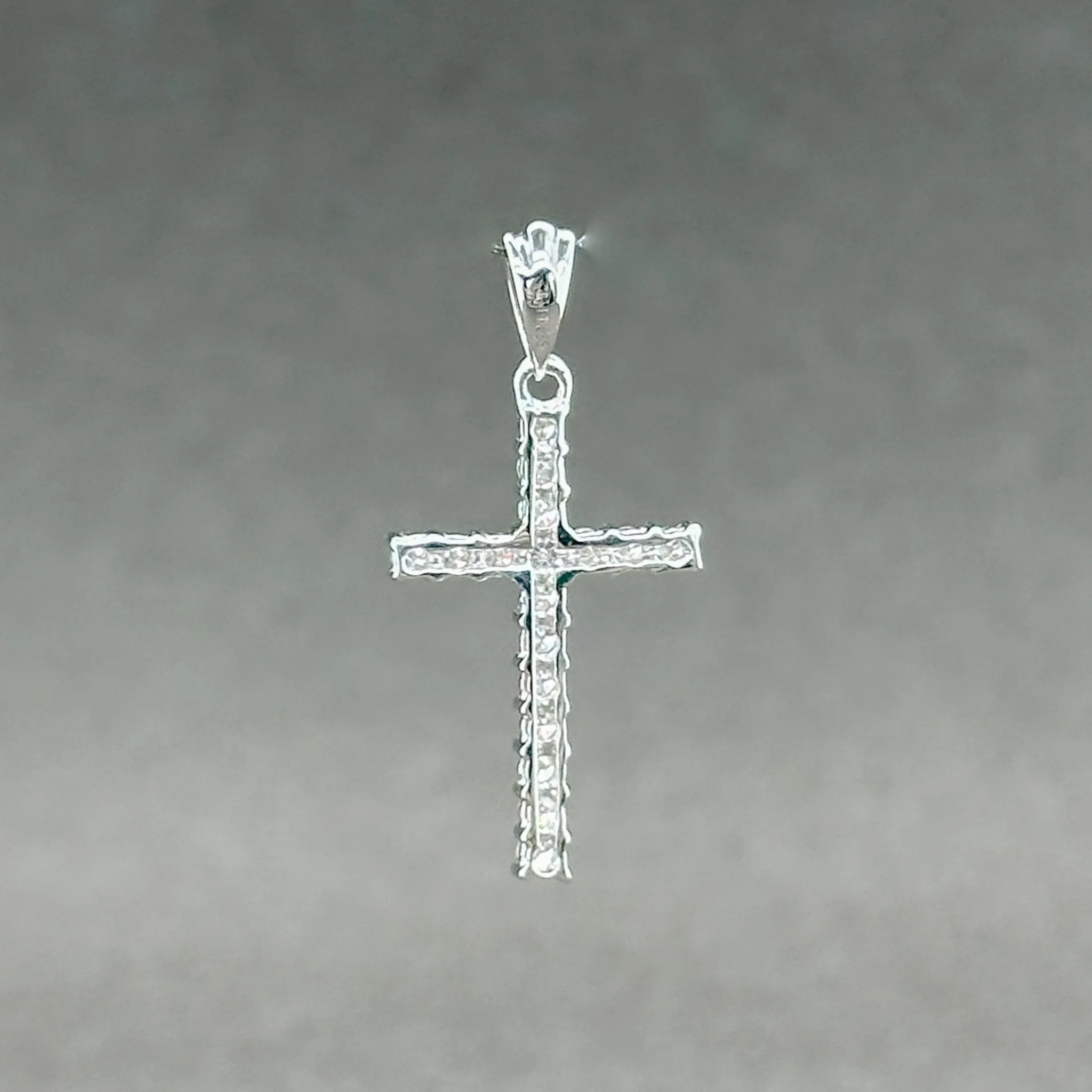 Estate 14K W Gold 0.25ctw G/SI1-2 Diamond Cross Pendant