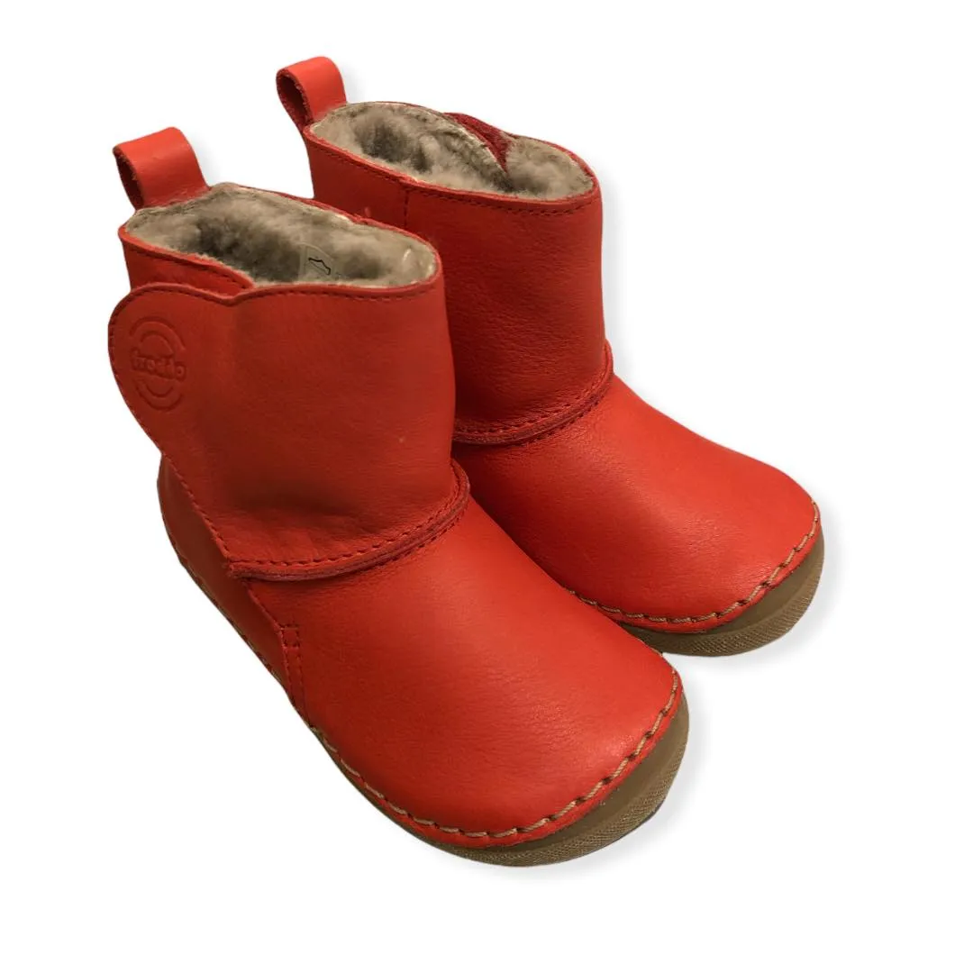 Sure! To optimize the title of this e-commerce product, its best to include specific details such as the type of shoe, material, target audience, and unique features. Lets try this:

Leon Barefoot Winter Boots for Men - Waterproof, Insulated, Lightweight Outdoor Footwear

This optimized title includes the brand name Leon, specifies that the product is barefoot winter boots, identifies the target audience as men, and highlights key features like being waterproof, insulated, and lightweight, which are appealing for outdoor winter use.