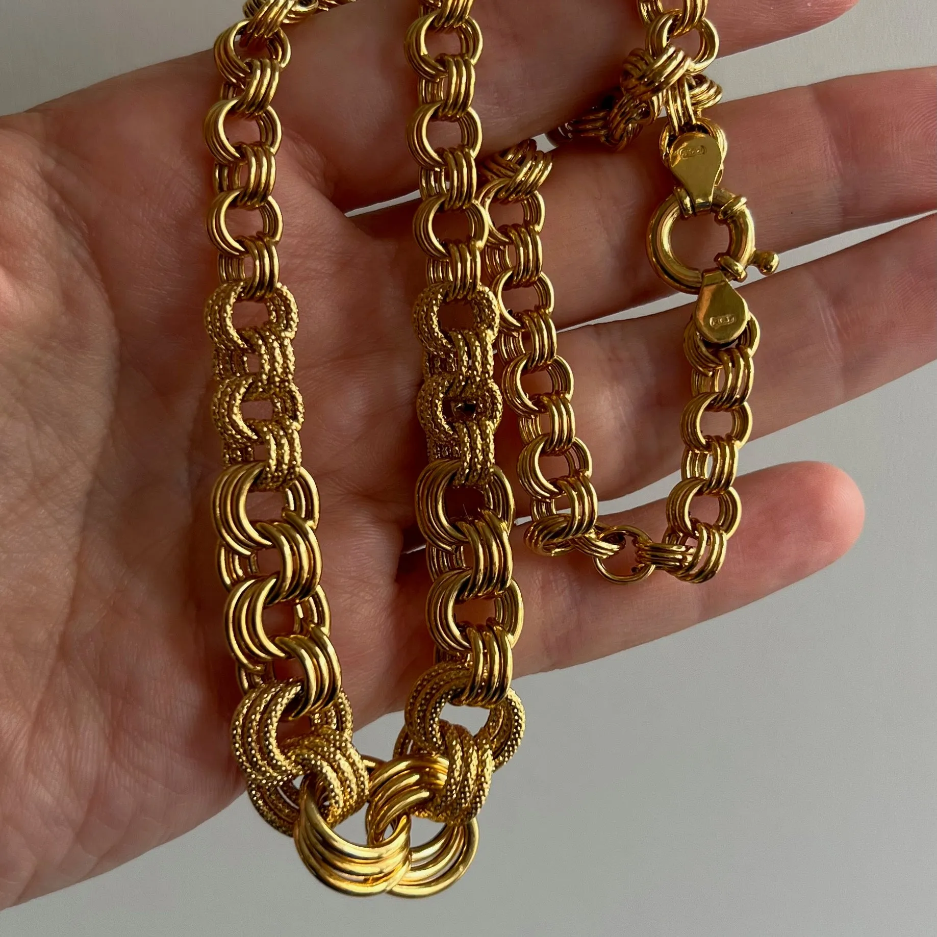 P R E - L O V E D // graduated rolo / 10k yellow gold graduated round link necklace / 17.25, 10g