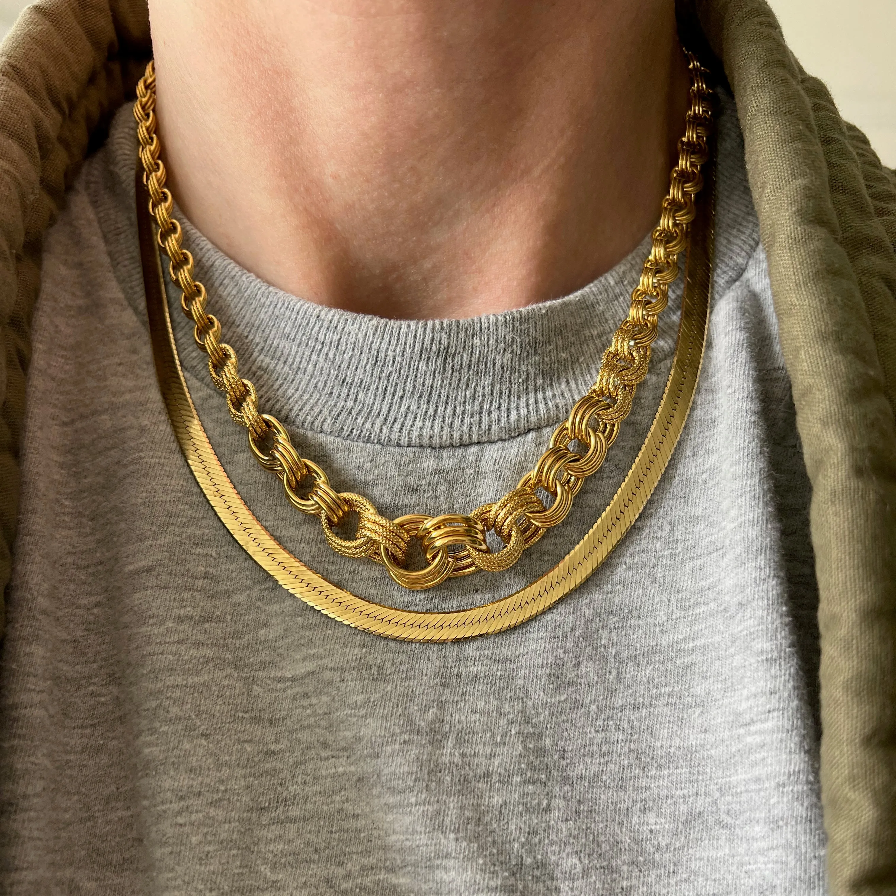 P R E - L O V E D // graduated rolo / 10k yellow gold graduated round link necklace / 17.25, 10g