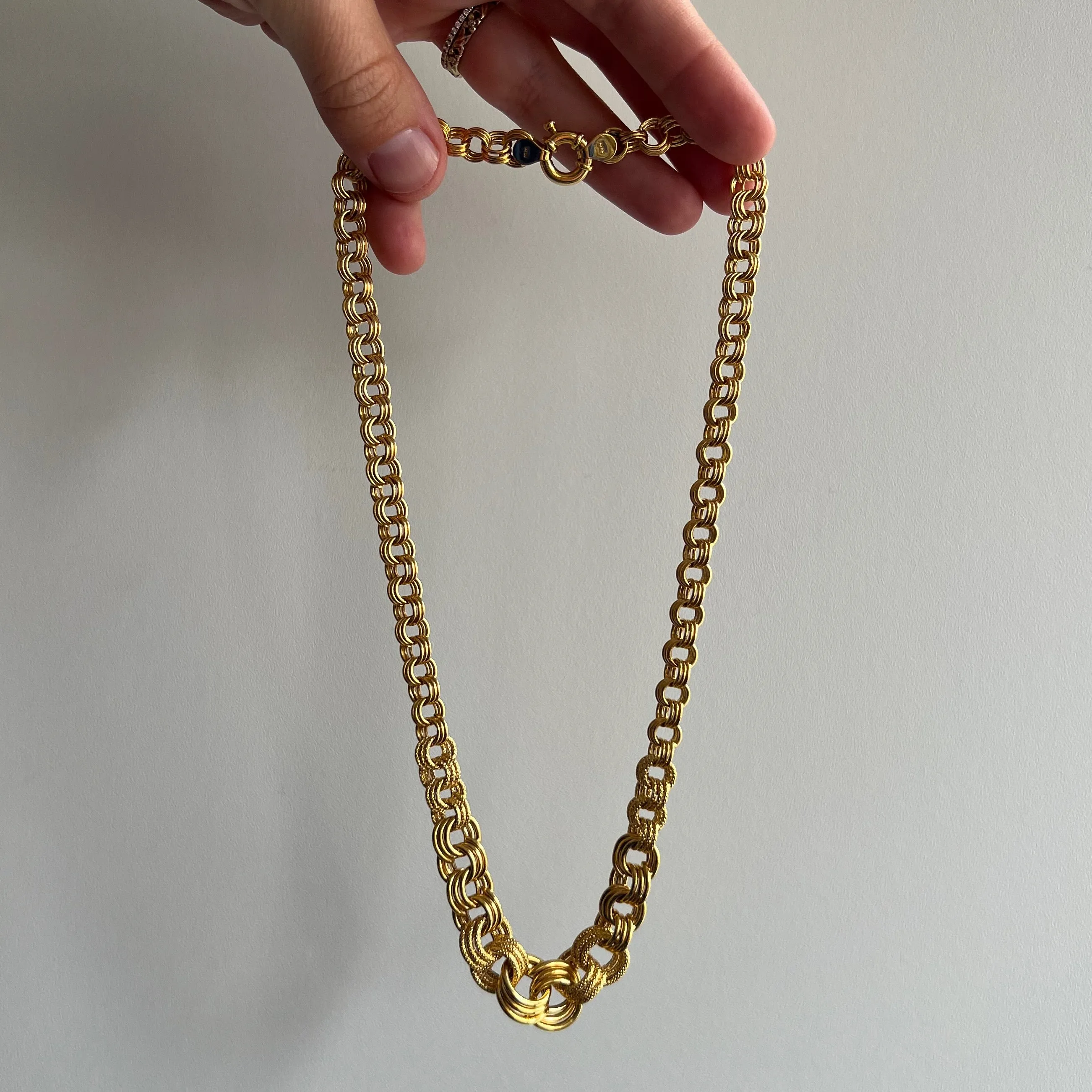 P R E - L O V E D // graduated rolo / 10k yellow gold graduated round link necklace / 17.25, 10g