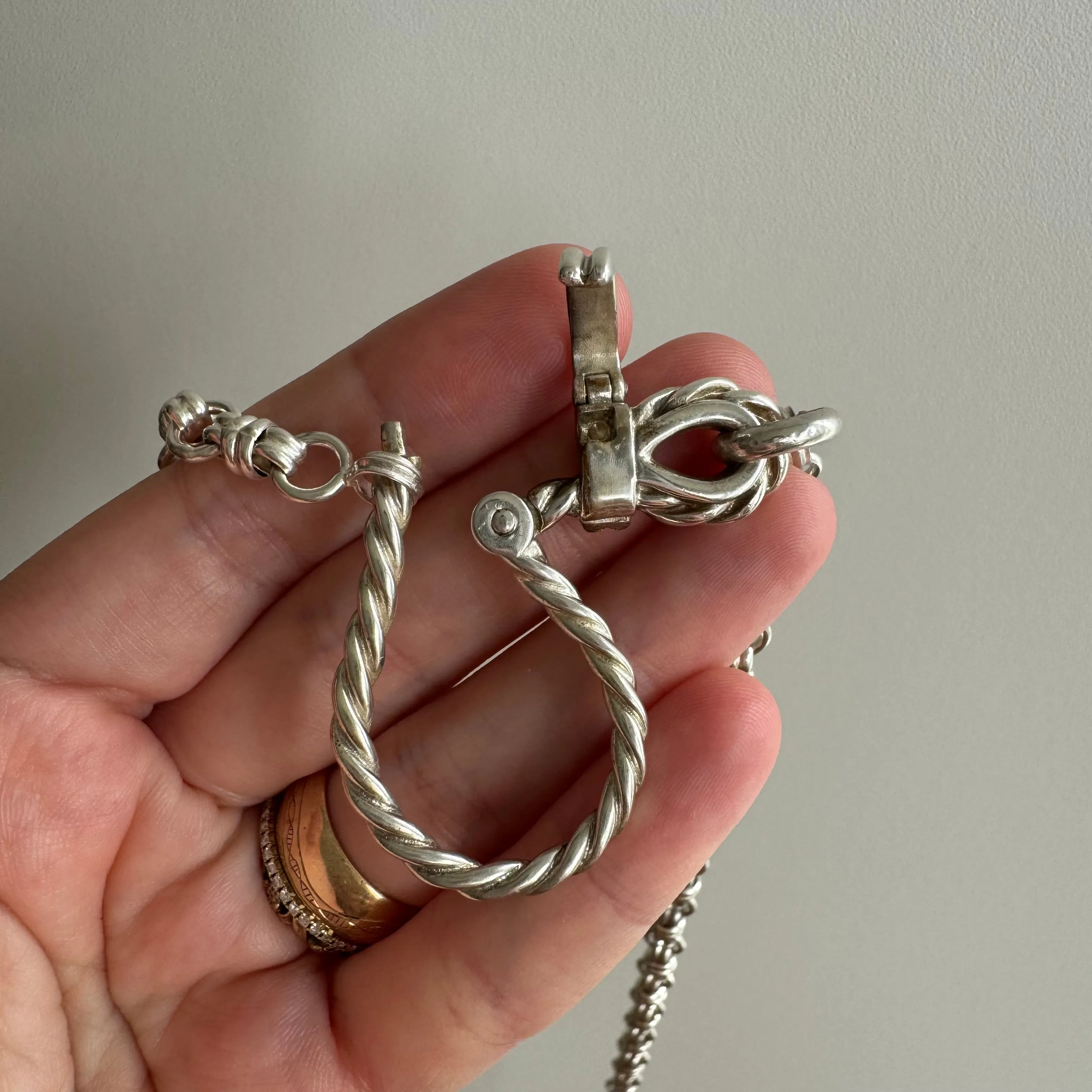 reimagined V I N T A G E // twisted connector / sterling silver fancy link chain with twisted carabiner pendant holder / ~26, 45g