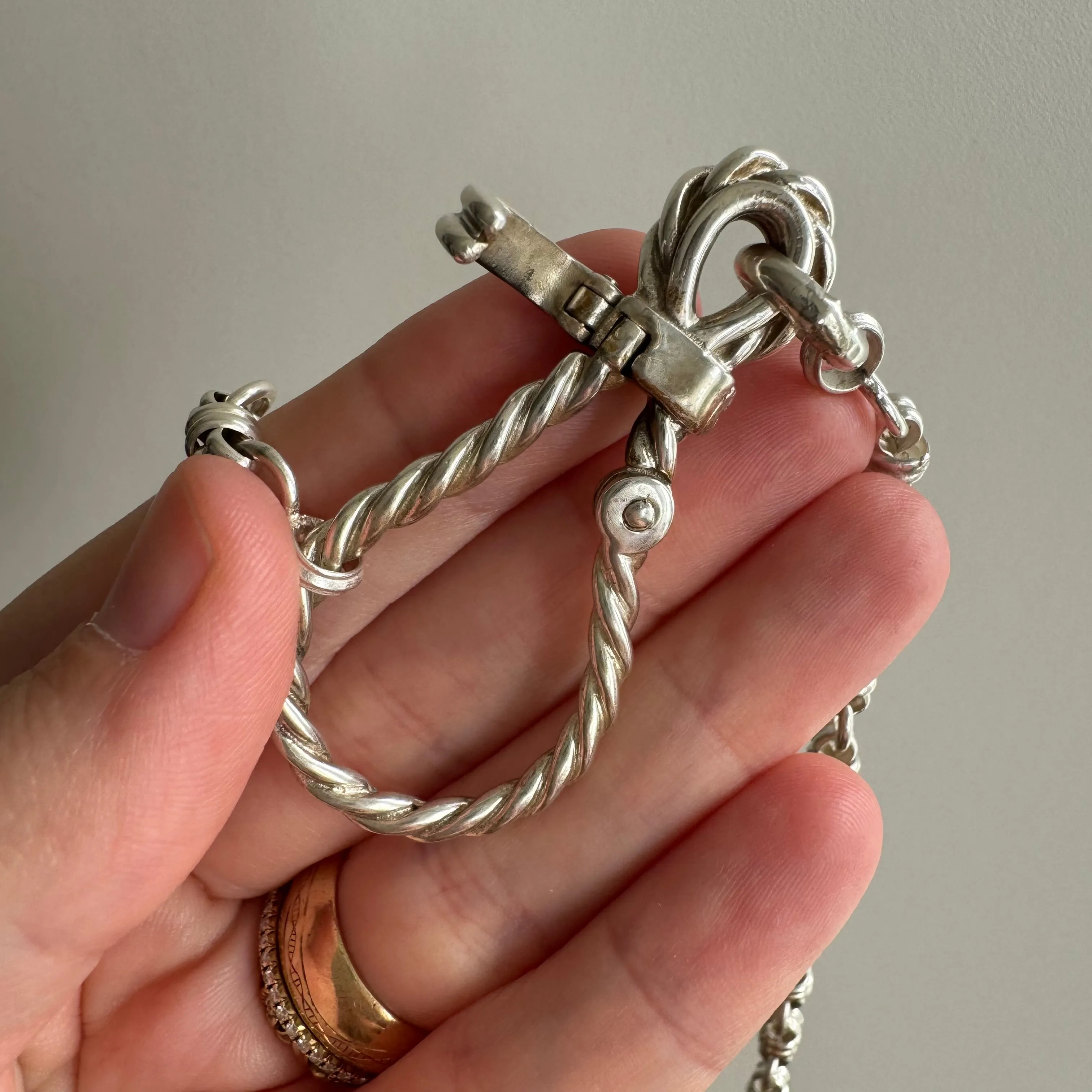 reimagined V I N T A G E // twisted connector / sterling silver fancy link chain with twisted carabiner pendant holder / ~26, 45g