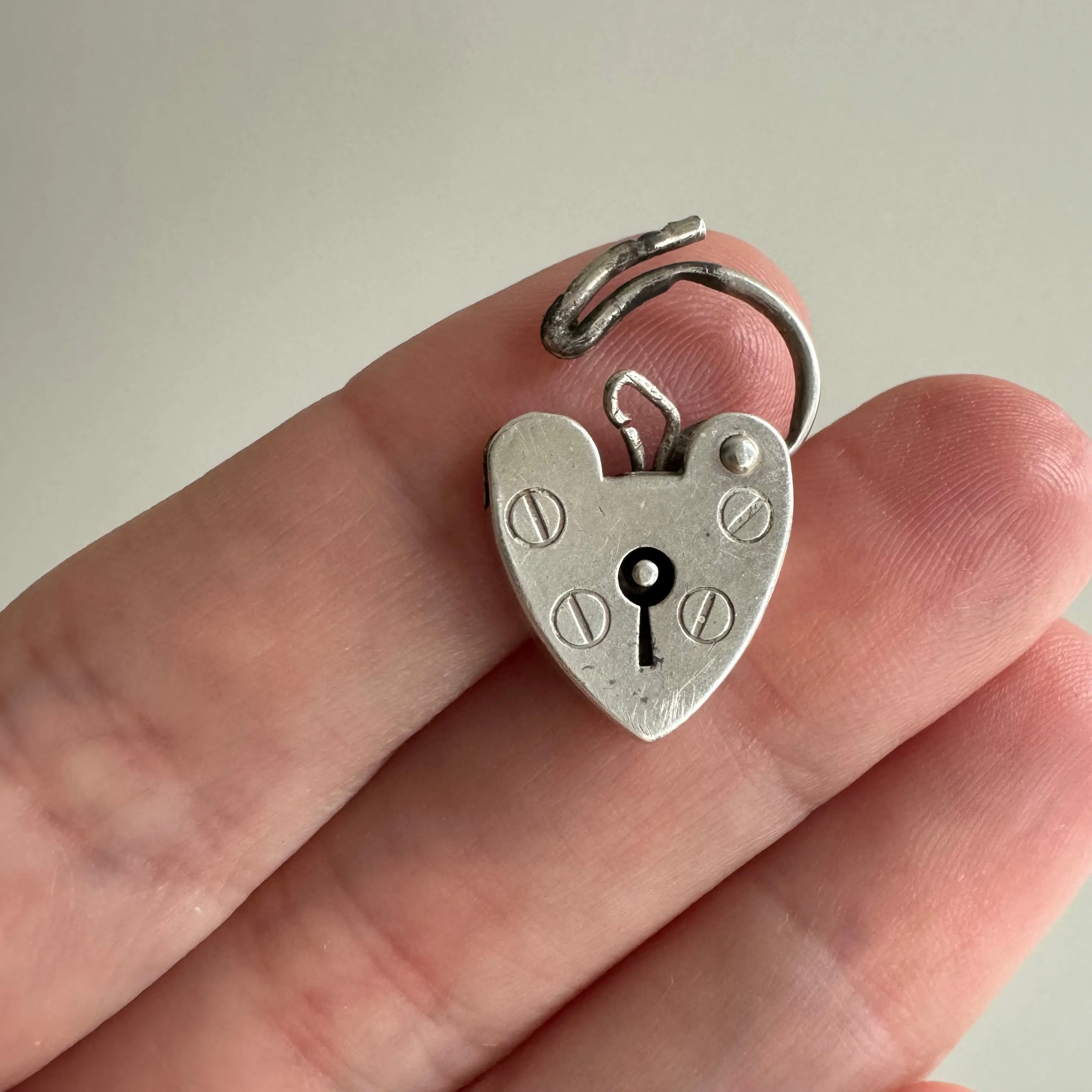 V I N T A G E // functional love / sterling silver heart padlock / a charm or clasp / 16-19mm