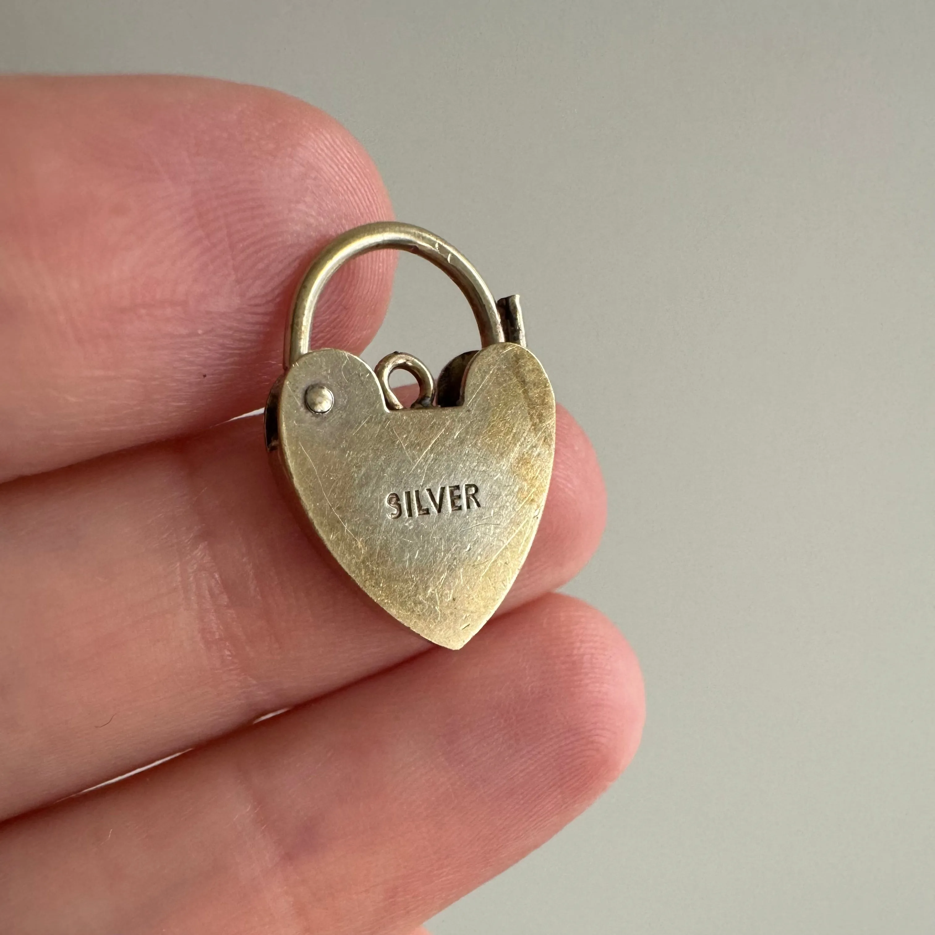 V I N T A G E // functional love / sterling silver heart padlock / a charm or clasp / 16-19mm