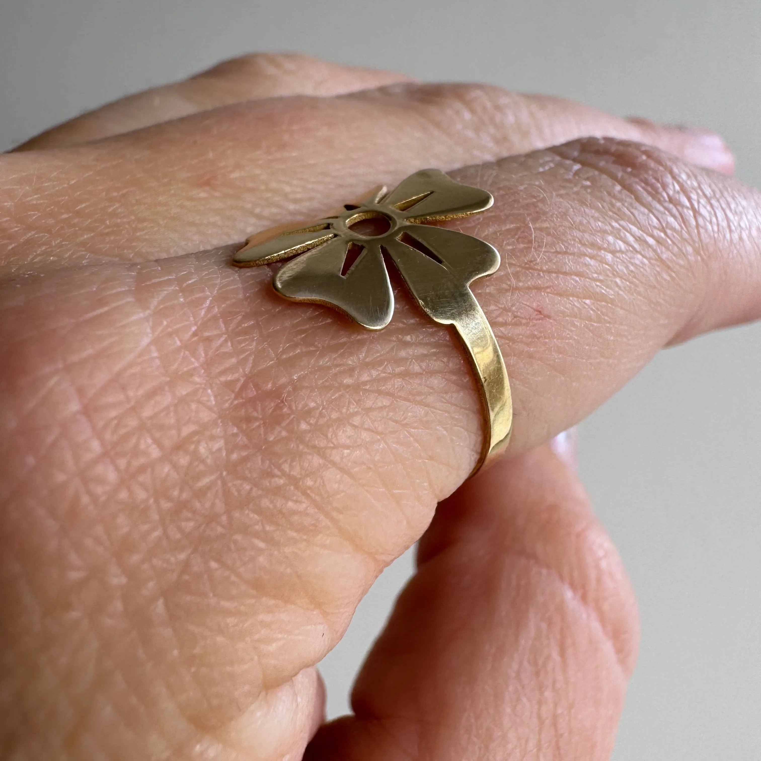 V I N T A G E // star flower / 18k yellow gold floral ring / size 6.5