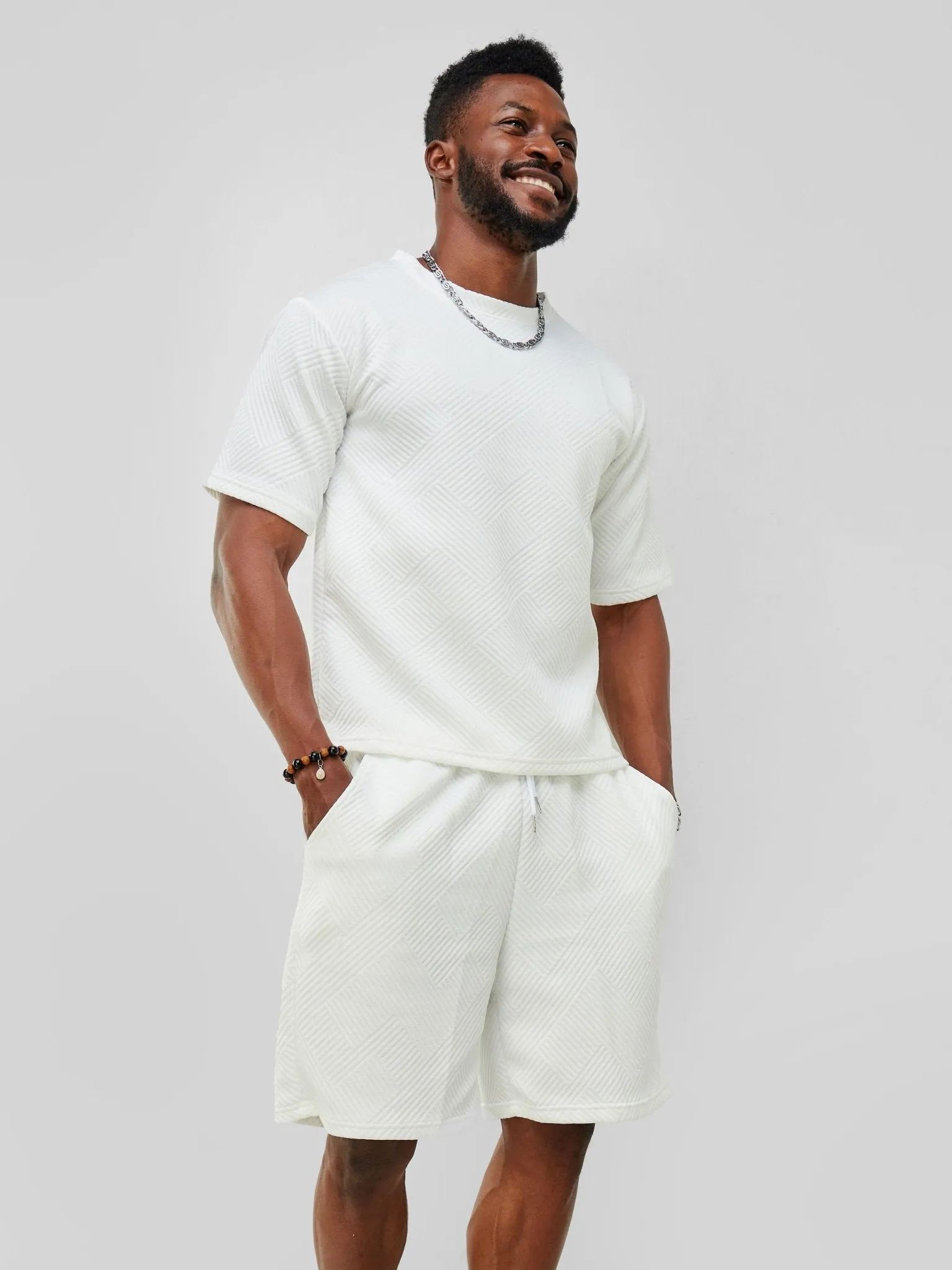 Zetu Men's Diagonal Line Textured Shorts - White